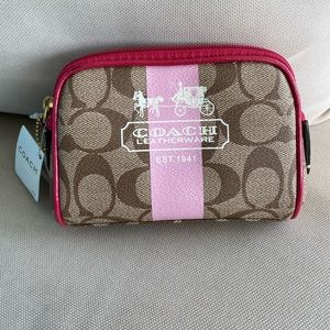 💕NWT Coach makeup case/bag💕